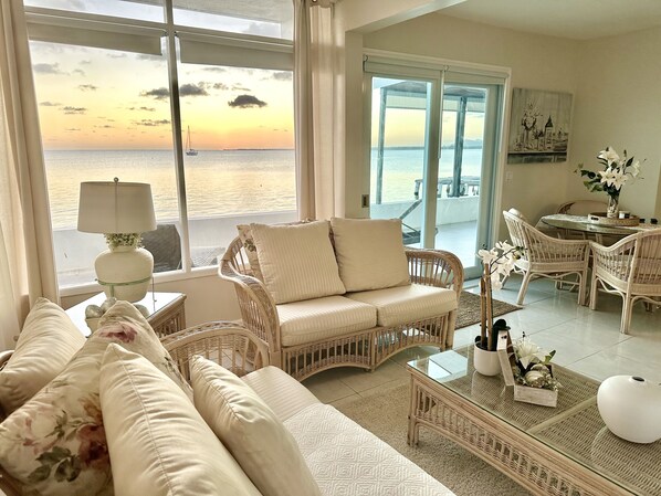 Smart TV, books - La Cottage beautiful & peaceful beach house (Patillas)