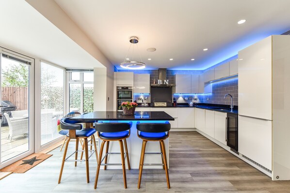 Private kitchen - Hot Tub House in the South Downs (UK)