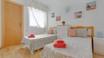 Standard Apartment, Pool Access, Beachside | 2 bedrooms, blackout drapes, free WiFi, bed sheets