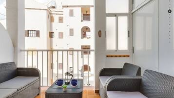 Standard Apartment, Pool Access, Beachside | Balcony