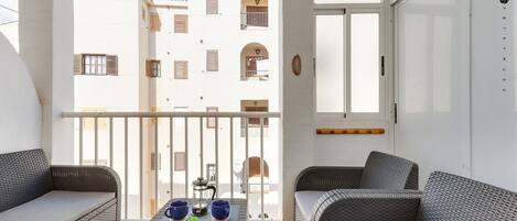 Standard Apartment, Pool Access, Beachside | Balcony