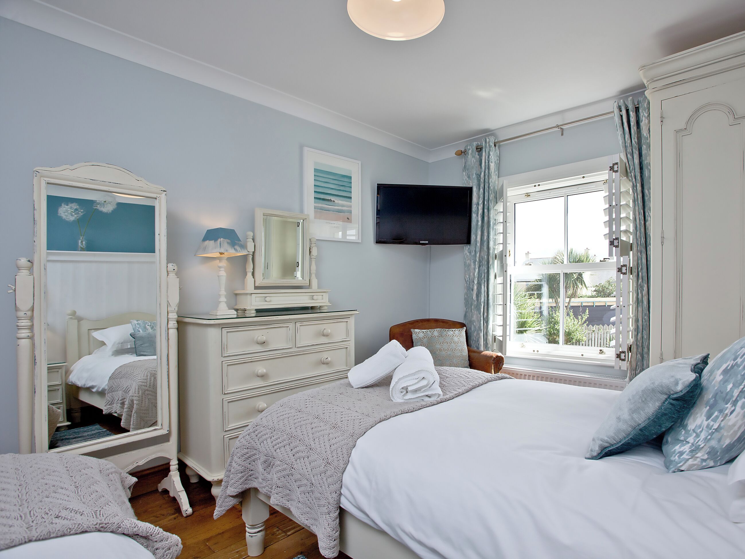 4 bedrooms, WiFi (free)