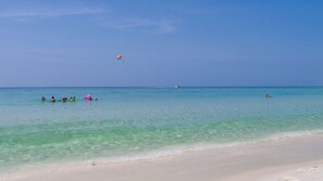 On the beach - 1st-Floor Gulf-Front Condo • Sleeps 7 + Free Attraction Tickets! (Santa Rosa Beach)