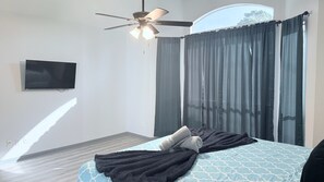 5 makuuhuonetta, silitysrauta/-lauta, vauvan matkasänky, Wi-Fi