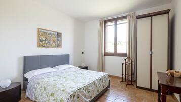 3 bedrooms, iron/ironing board, travel crib, WiFi