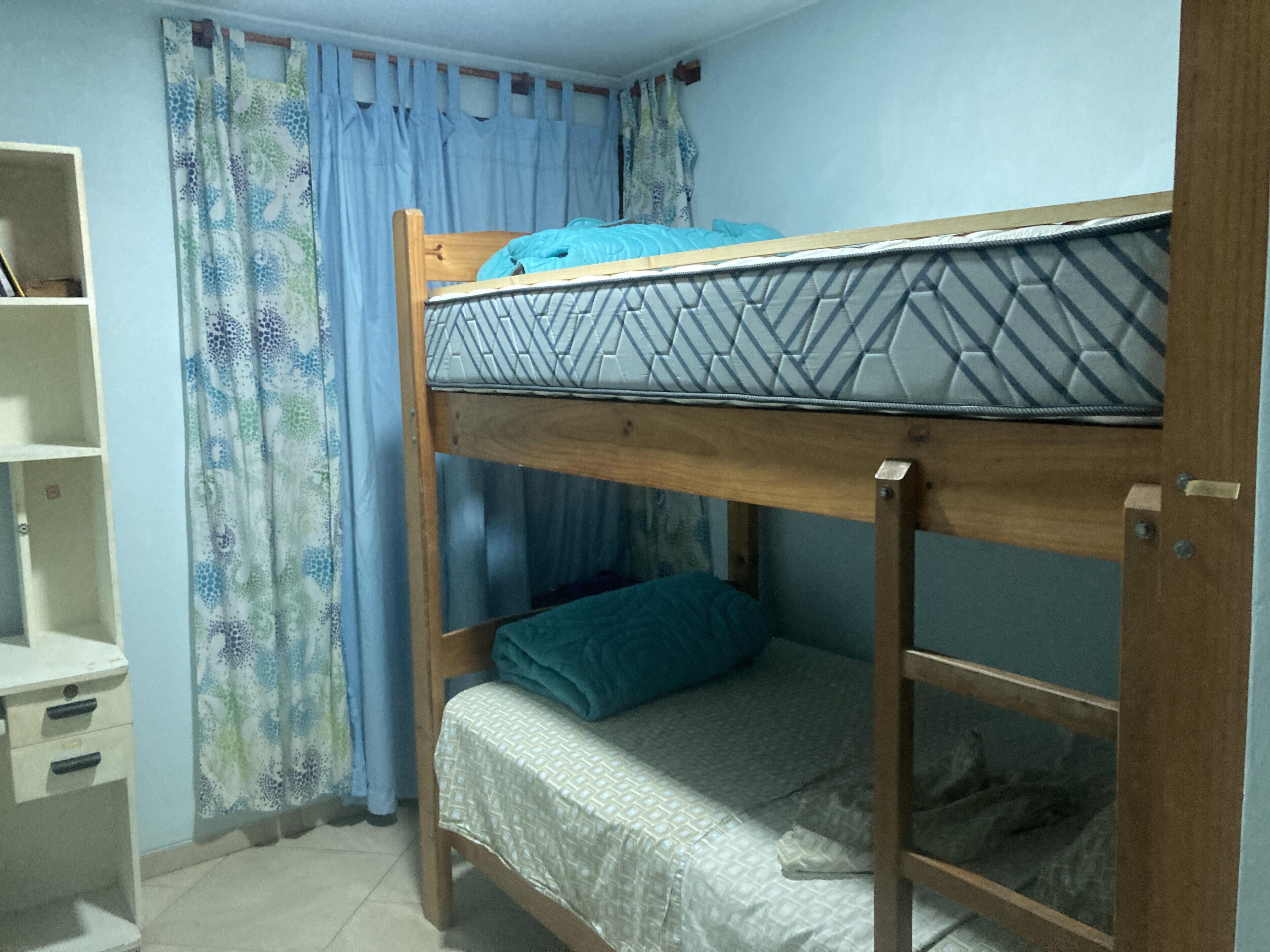 2 soverom og sengetøy