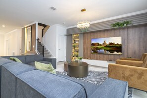 TV, video games, table football - The Ultimate 9bd Disney Getaway - The Best Arcade - Private Pool (Kissimmee)