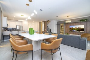 Dining - The Ultimate 9bd Disney Getaway - The Best Arcade - Private Pool (Kissimmee)