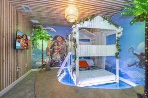 9 bedrooms, iron/ironing board, WiFi, bed sheets - The Ultimate 9bd Disney Getaway - The Best Arcade - Private Pool (Kissimmee)