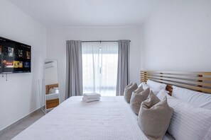 3 makuuhuonetta, silitysrauta/-lauta, internet, vuodevaatteet