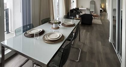 Cozy apartment in mid-town Toronto with parking. Pet friendly!