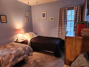 2 bedrooms, desk, iron/ironing board, travel cot
