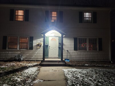 Spacious luminescence apartment with Patio. Pet-Friendly