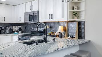 Coffee/tea maker, eco-friendly cleaning products