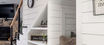 Riverfront Condo, Super Conveniently Located!