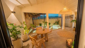 Luksus-hytte | 1 soveværelse, pengeskab på værelset, individuelt design