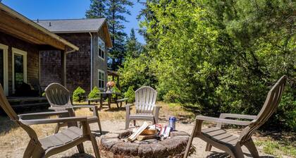 Located by Manzanita Golf course, Firepit, Foosball, kids bunk room