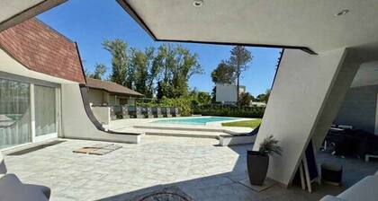 Holiday home with pool for 8 people