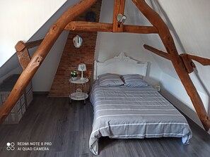 3 chambres, fer et planche à repasser, Wi-Fi gratuit, draps fournis