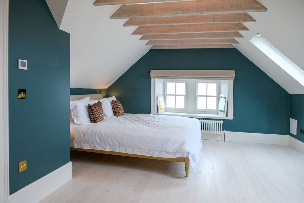 9 bedrooms, in-room safe, desk, iron/ironing board