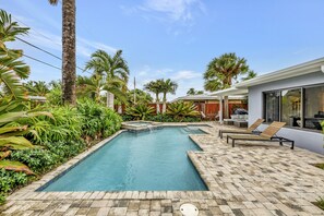 Pool - Wilton Manors Modern Oasis: 2-Bedroom Retreat with Heated Pool/Spa (Wilton Manors)