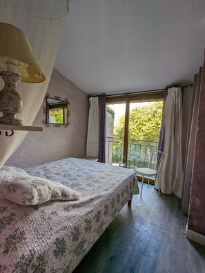 4 bedrooms, iron/ironing board, travel crib, free WiFi - charming villa with swimming pool (Bargemon)