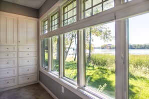 Interior - Serene Lakefront Home On Lake Minnetonka (Excelsior)