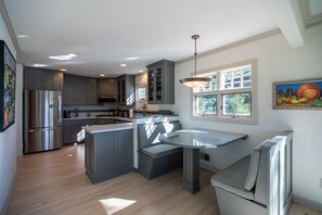Dining - Serene Lakefront Home On Lake Minnetonka (Excelsior)