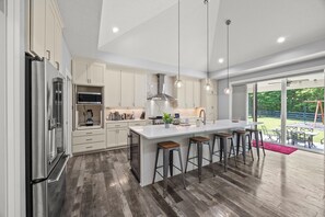 Mikrowelle, Ofen, Herdplatte, Geschirrspüler