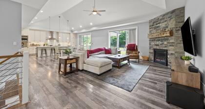 Peaceful Country Living Close to the City!