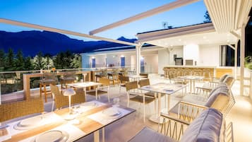 Lunch and dinner served, Mediterranean cuisine