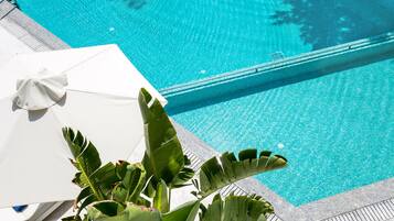 Piscine extérieure (ouverte en saison)