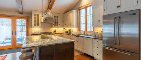 Paper towels, dining tables