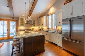 Keukenpapier, een eettafel