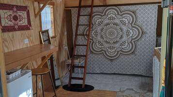 Studio, 1 Bedroom, Smoking, Patio | Interior