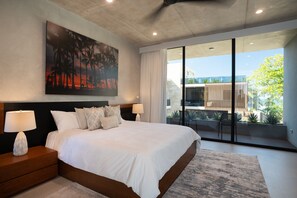 9 slaapkamers, een strijkplank/strijkijzer, reisbedje, wifi