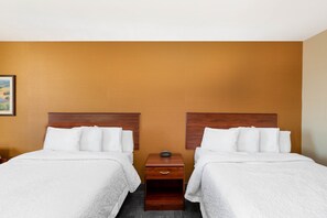 1 bedroom, desk, iron/ironing board, travel cot - WEEKLY/MONTHLY/DAILY/Free Breakfast/Clean Rooms (Gillette)