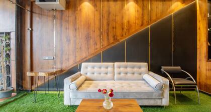 Treebo Jaguar Comforts, 3 Kms From Mahatma Gandhi Park