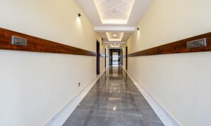 Lobby - Treebo Jaguar Comforts, 3 Kms From Mahatma Gandhi Park (Chikkamagaluru)