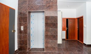 Lobby - Itsy Hotels Royal Platinum Suites (Bengaluru)