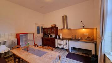 KylskÄp, ugn, spishÀll och diskmaskin