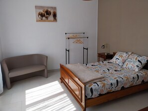 2 quartos, ferros/tábuas de passar roupa, Wi-Fi de cortesia