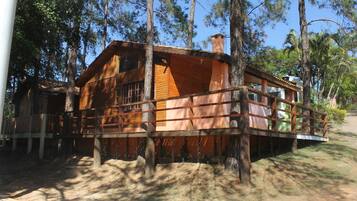 Standard Chalet | Free WiFi, bed sheets