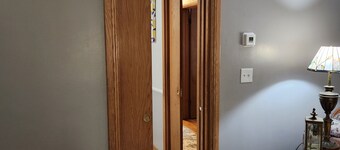 Charming Family 1-level and pet-friendly Home