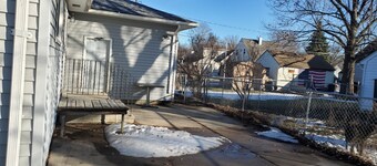 Charming Family 1-level and pet-friendly Home