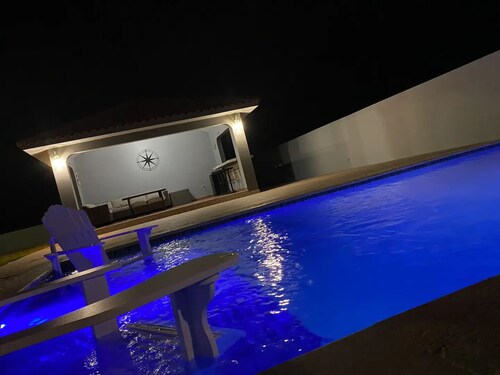 Kasa Loza - Solar-Powered Villa Near Airport & Top Beaches
