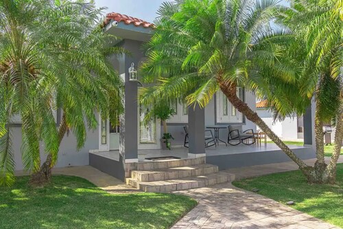 Kasa Loza - Solar-Powered Villa Near Airport & Top Beaches