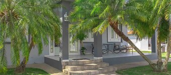 Kasa Loza - Solar-Powered Villa Near Airport & Top Beaches