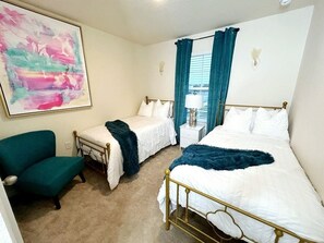 3 bedrooms, desk, iron/ironing board, WiFi - Family-sized townhome, mins from wedding venue & shopping @ Oakleaf Town Center (Orange Park)