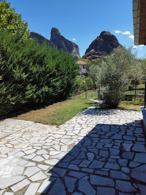 Property grounds - Kastraki House with a view (Kastraki)